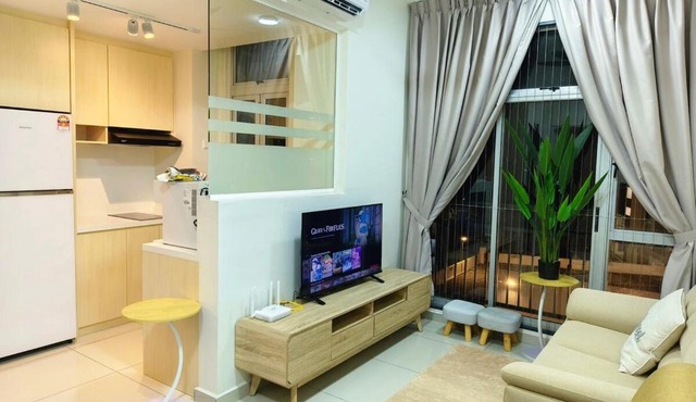 Midas Seri Alam New Cozy 5pax, Pet Friendly I Netflix & Coway, 1Cpark, Unblock View