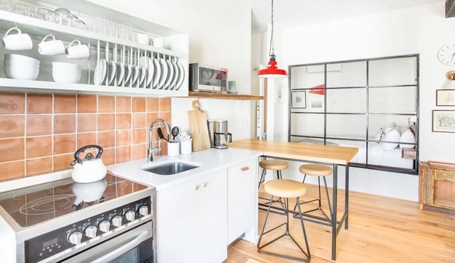 Midcentury 2BR in the Heart of Historic Savannah