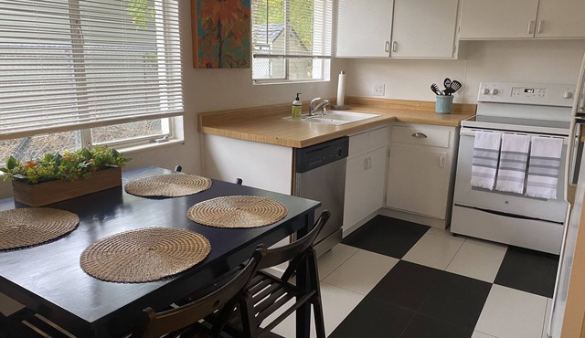 MidCentury Duplex in Quaint Main Street Bountiful Area