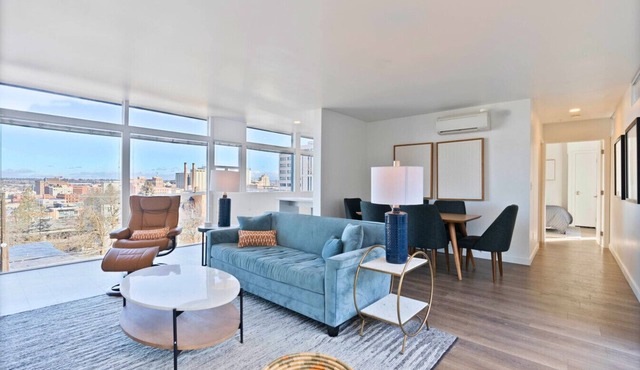 Midcentury Gem w/Free Parking & Stunning DT Views