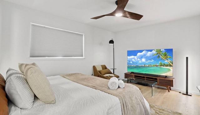 Midcentury Modern 4brm/2 Master Suites HEATED POOL! UTEP/Near Downtown