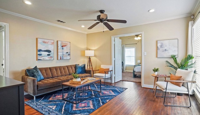 Midcentury Modern Home - Close to TCU/Dickies/Zoo!