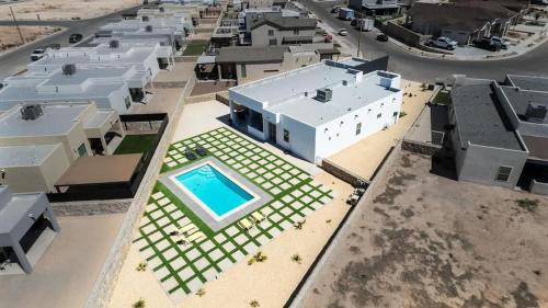 Midcentury Modern Oasis 4 Bed 3 and a Half Bath Villa