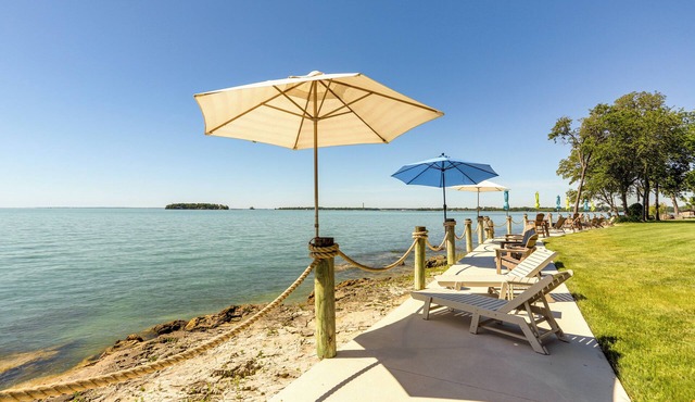 Middle Bass Island Cottage w/Grills & Fire Pit