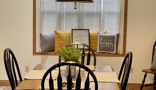 Middle Gem-Newly Renovated house with everything you will need. Prime location!