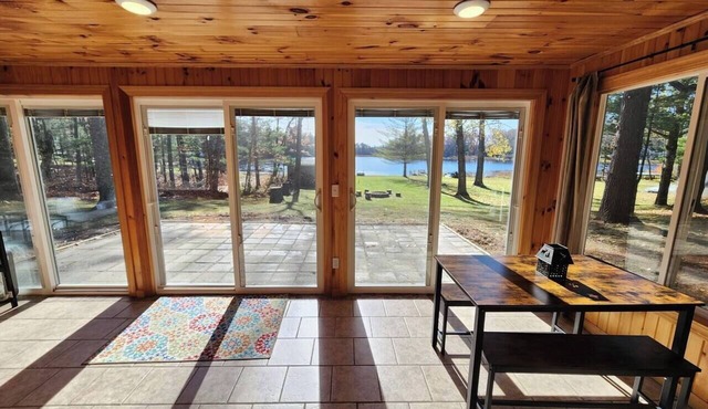 Middle Lake Cozy Cottage - Hosted by Simple Lyfe Stays