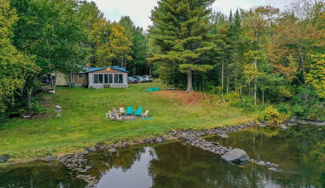 Middle of nowhere river retreat!