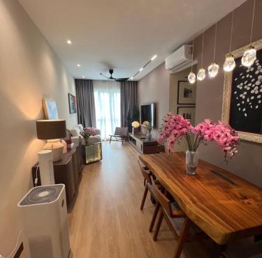 Middle Room Only in Bayan Lepas Share Space