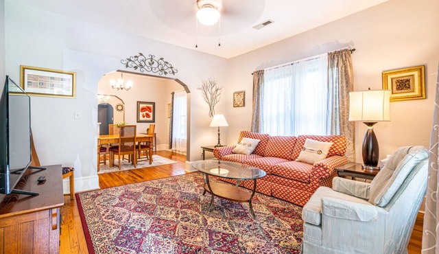 Middleton Cottage in Historic District