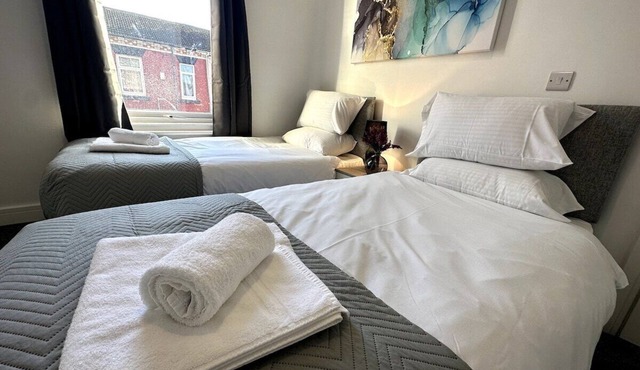 Middleton House by Blue Skies Stays