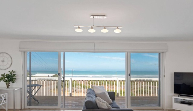 Middleton Mews - Metres to Waters Edge