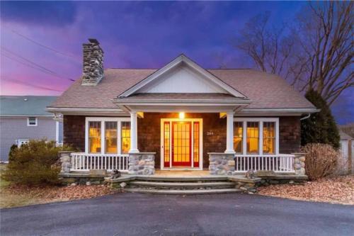 Middletown Bungalow w/Hot Tub and Private Yard - RIBryan Properties