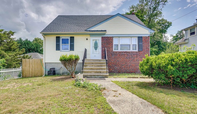 Middletown Township Home, Close to Beaches!