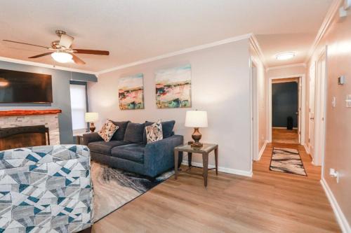 MidLong Term Rental Cozy Home at Mary Roberts