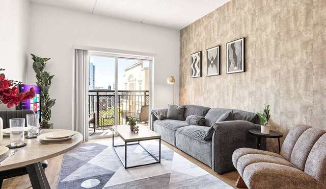 Midnight Marvel | Amazing City Views, Free Parking