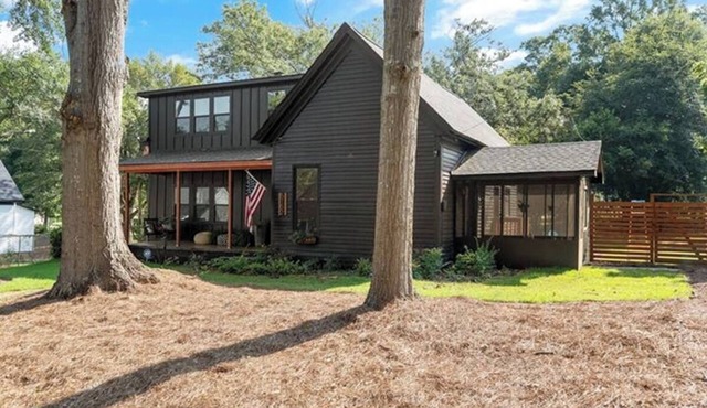 Midnight Sanctuary at Mystic Falls - 3 Bed 2.5 BA Home 1 mi to Covington Square