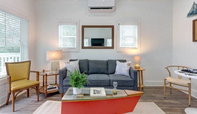 MidShipTury Cottage - 5 minutes to SAV/15 to Beach by Lucky Savannah