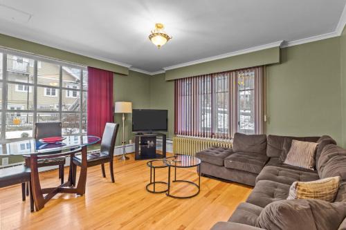 Midstream Flat 2BR Wi-Fi Parking