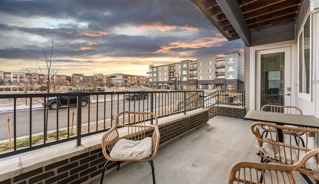 Midterm Luxury: 3BR, King Suite, Garage, SmartTV's