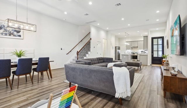 Midterm Ready, Large 2King BD Home Near HOU Med CTR, NRG Stadium & HOU Downtown