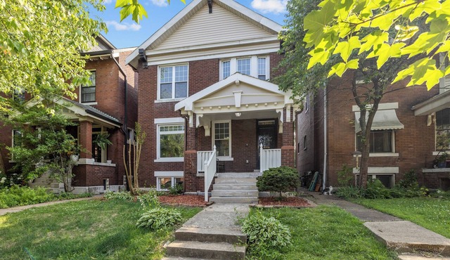 Midterm Rental - 1 Mi from Wash U & Pet Friendly