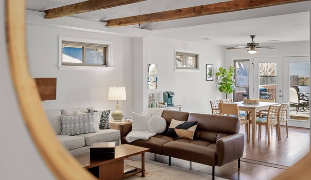 Midterm Rental Available-Firepit-Fireplace-Grill-1 m. To town & beaches