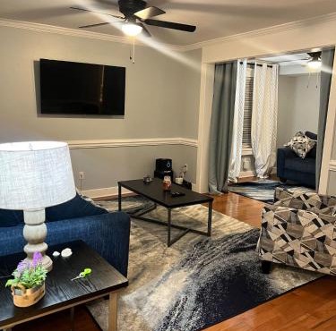 Midterm Spacious Home at Buckroe Beach