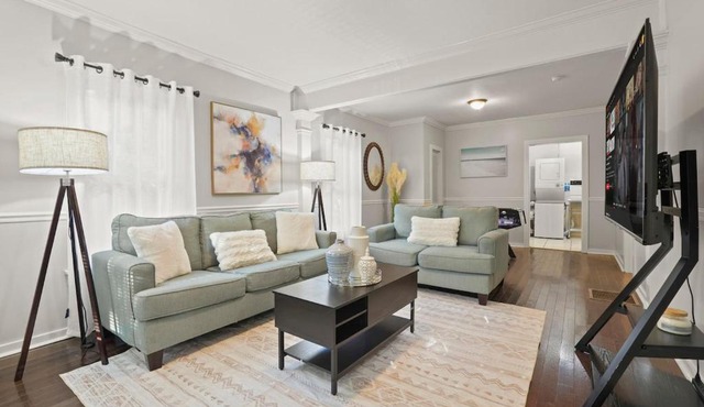 Midtown 2BR Home Near DT and G Aquarium