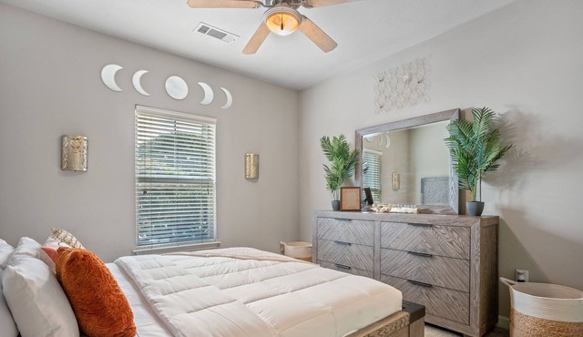 ✨Midtown BOHO getaway✨KING bed✨FREE parking✨