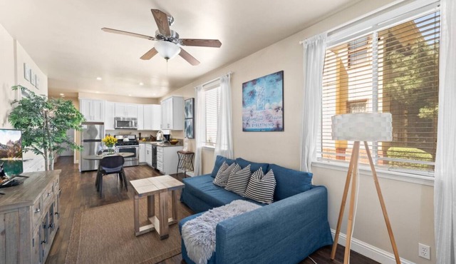 Midtown Charm 5 min to Cafés, Downtown & Capitol