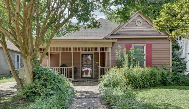 Midtown Charm walkable to Overton Square