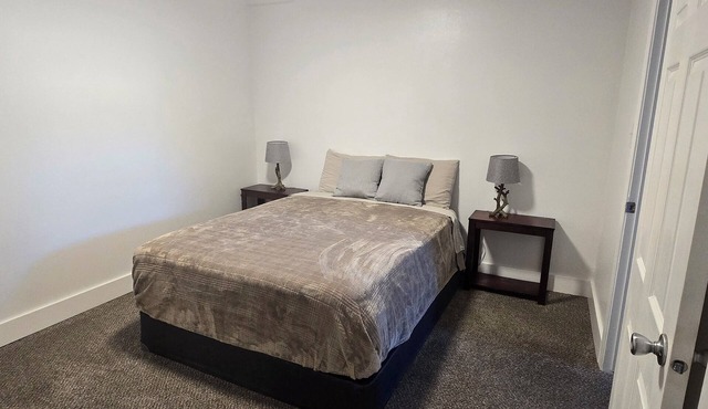 Midtown Condo right on Main St! Walking distance to everything!