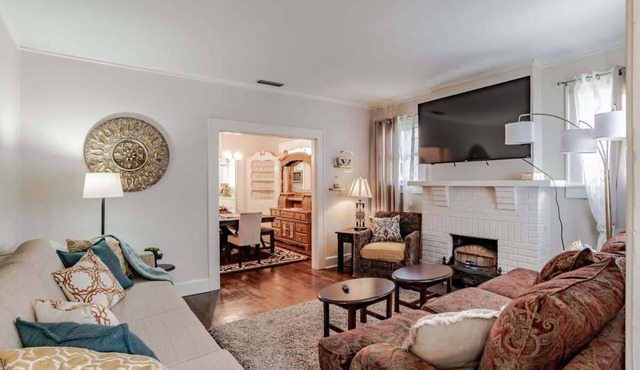 Midtown Cottage, Great Location! Haute on Hannon