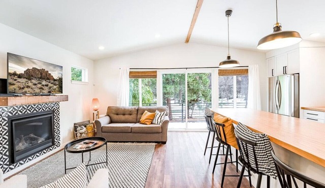 Midtown gem I Park view I Full kitchen