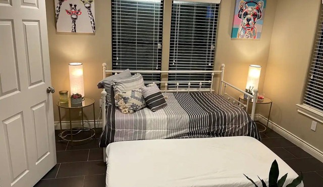 Midtown Houston Townhome - Minutes from downtown and night life!