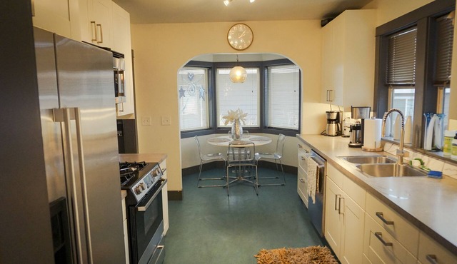 Midtown Mid-Century w/Pool & Hot Tub Near Downtown