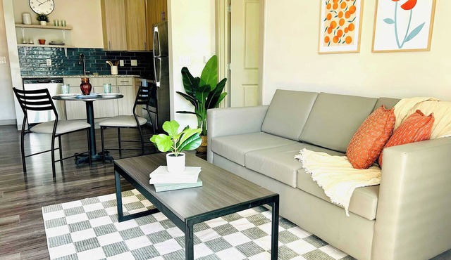 Midtown Modern Apartment 04-C1