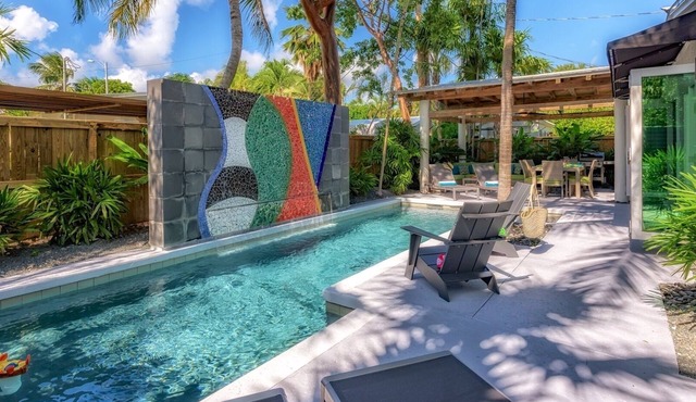 *MIDTOWN MOSAIC @ MIDTOWN* Modern Private Home & Pool + LAST KEY SERVICES…