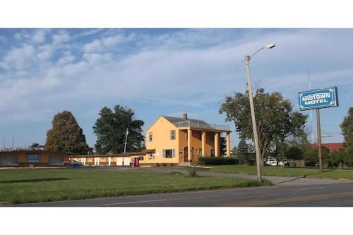 Midtown Motel Burlington Near Hwy 34