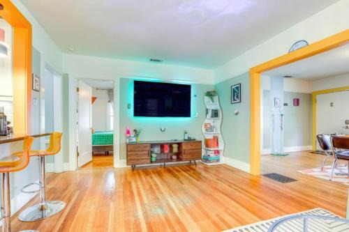 Midtown Oasis w BBQ Deck Games and Artistic Vibes