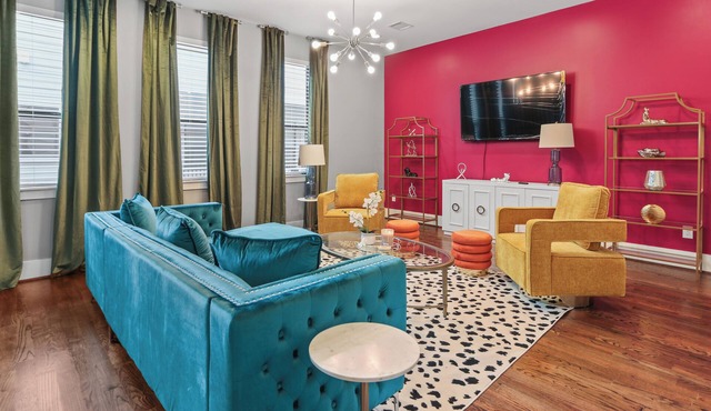Midtown Palace - 2 mins From Downtown - Spacious