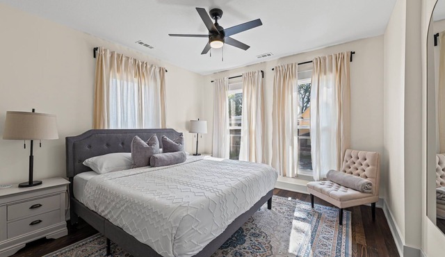 Midtown Porch Haven Near Plaza & Downtown KC