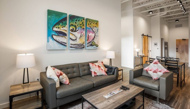 Midtown Retreat - Condo w/great location for skiing Bridger Bowl & Big Sky!