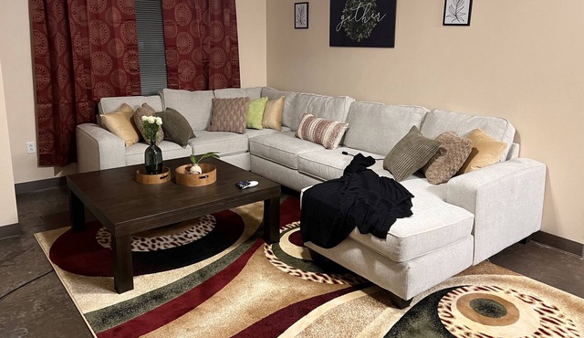 Midtown Retreat: Just 3 mins from Overton Square!