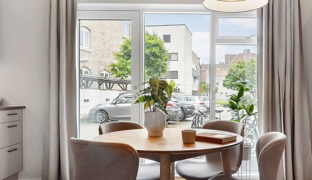 Midtown Studio Summar