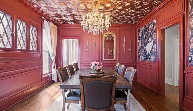 Midtown Victorian Upper- Historic 3BR in Hyde Park