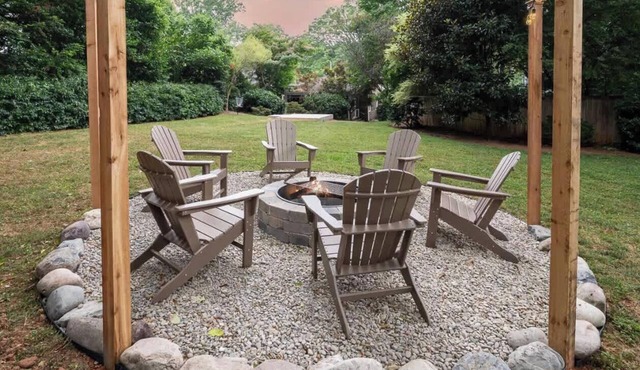 Midwood Hideaway - Hot Tub + FirePit + Peloton + Putting Green + DiscGolf