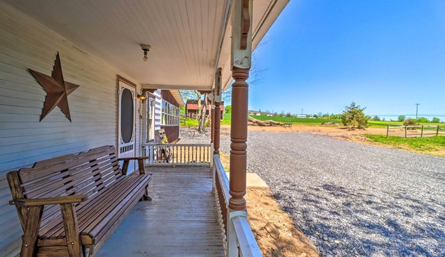 Mifflinburg Farmhouse w/Deck: Family Friendly!