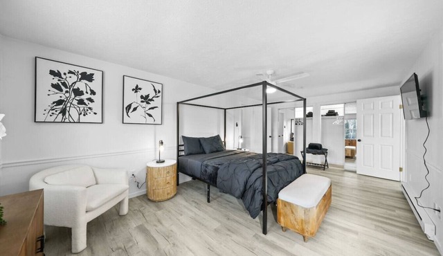 Mighty Duck & Black Bear 2 Hot Tubs On Lake At Heron Hill!