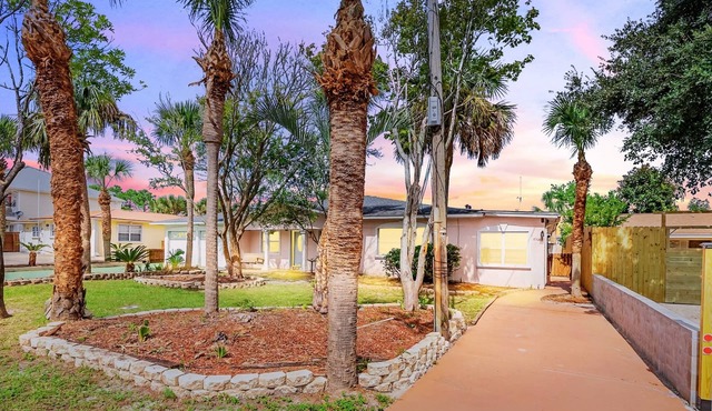 ✨Mighty Little Beach✨ 1B Apartment, Private Patio, Dog Friendly, Walk to Beach❤️